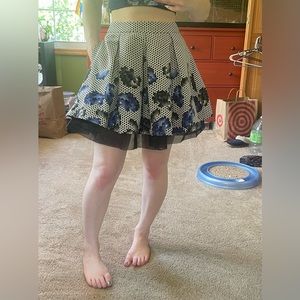 Express skirt - black and blue floral size 0 like new condition